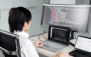 顺德 ,php声明和调用变量的符号是什么？